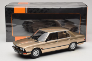 BMW 520i E28 Gold Metallic IXO 1:18 18CMC184 Metal - imaginea 6 din 6