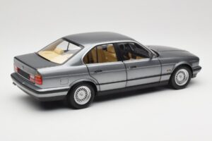 BMW 535i E34 Gri Metallic Minichamps 1:18 100024008 Metal - imaginea 3 din 8