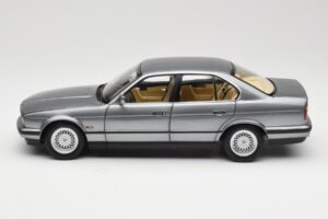 BMW 535i E34 Gri Metallic Minichamps 1:18 100024008 Metal - imaginea 4 din 8