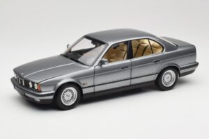 BMW 535i E34 Gri Metallic Minichamps 1:18 100024008 Metal
