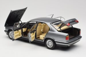 BMW 535i E34 Gri Metallic Minichamps 1:18 100024008 Metal - imaginea 5 din 8