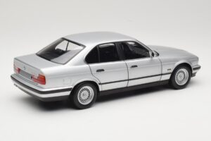 BMW 535i E34 Argintiu Minichamps 1:18 100024005 Metal - imaginea 3 din 8