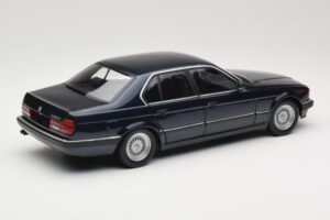 BMW 730i E32 Albastru Metallic Minichamps 1:18 100023006 Metal - imaginea 3 din 8