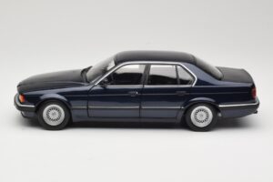 BMW 730i E32 Albastru Metallic Minichamps 1:18 100023006 Metal - imaginea 4 din 8