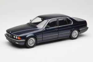 BMW 730i E32 Albastru Metallic Minichamps 1:18 100023006 Metal