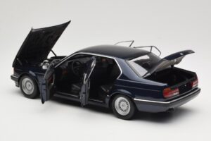 BMW 730i E32 Albastru Metallic Minichamps 1:18 100023006 Metal - imaginea 5 din 8