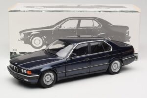 BMW 730i E32 Albastru Metallic Minichamps 1:18 100023006 Metal - imaginea 8 din 8