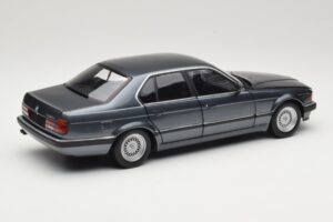 BMW 730i E32 Grey Metallic Minichamps 1:18 100023005 Metal - imaginea 3 din 8