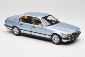 BMW 730i E32 Albastru Deschis Metallic Minichamps 1:18 100023008 Metal - imaginea 6 din 8