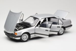 BMW 730i E32 Argintiu Minichamps 1:18 100023000 Metal - imaginea 2 din 8
