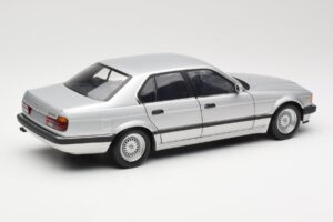 BMW 730i E32 Argintiu Minichamps 1:18 100023000 Metal - imaginea 3 din 8