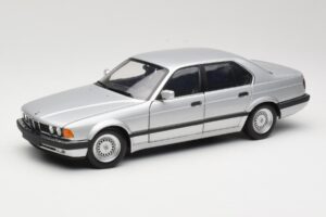 BMW 730i E32 Argintiu Minichamps 1:18 100023000 Metal