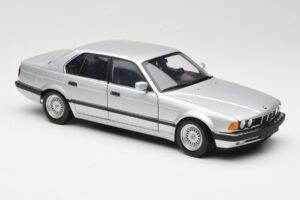 BMW 730i E32 Argintiu Minichamps 1:18 100023000 Metal - imaginea 6 din 8