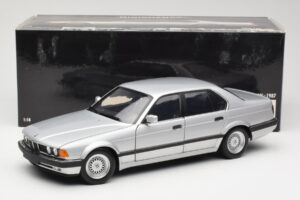 BMW 730i E32 Argintiu Minichamps 1:18 100023000 Metal - imaginea 8 din 8