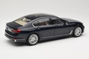 BMW 750Li F02 Imperial Blue Paragon 1:18 80432405586 Metal - imaginea 3 din 8