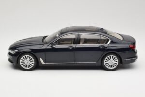 BMW 750Li F02 Imperial Blue Paragon 1:18 80432405586 Metal - imaginea 4 din 8