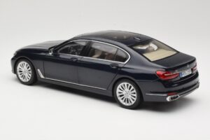 BMW 750Li F02 Imperial Blue Paragon 1:18 80432405586 Metal - imaginea 7 din 8