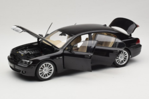 BMW 760Li E66 Individual Negru Kyosho 1:18 08573RB Metal - imaginea 2 din 8