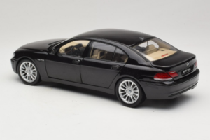 BMW 760Li E66 Individual Negru Kyosho 1:18 08573RB Metal - imaginea 7 din 8