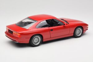 BMW 850Ci E31 Brilliant Red Revell 1:18 8827 Metal - imaginea 3 din 8