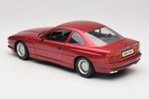 BMW 850i E31 Roșu Tchibo 1:18 36157 Metal - imaginea 7 din 8