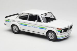 BMW Alpina 2002 E10 Turbo Alb MCG 1:18 MCG18409-R Metal - imaginea 4 din 6
