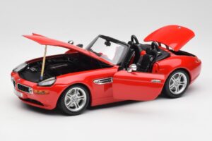 BMW Z8 E52 Roadster Roșu Aprins Bburago 1:18 12032 Metal - imaginea 2 din 8