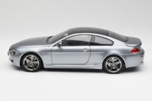 BMW M6 E63 Silver Gri Kyosho 1:18 08703GR Metal - imaginea 4 din 8