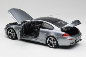BMW M6 E63 Silver Gri Kyosho 1:18 08703GR Metal - imaginea 5 din 8