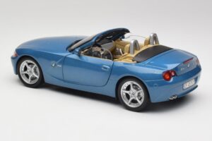 BMW Z4 E85 Maldives Blue Bburago 1:18 34046BLUE Metal - imaginea 7 din 8