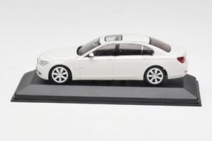 BMW 750Li F02 Alb Minichamps 1:43 80420445201 Metal