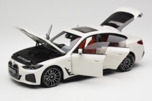 BMW i4 M50 G26 Alpine White Minichamps 1:18 110023011 Metal - imaginea 2 din 8