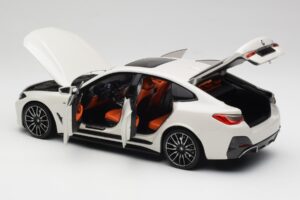 BMW i4 M50 G26 Alpine White Minichamps 1:18 110023011 Metal - imaginea 5 din 8