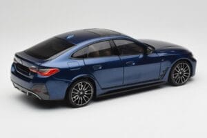 BMW i4 M50 G26 Portimao Blue Minichamps 1:18 110023012 Metal - imaginea 3 din 8