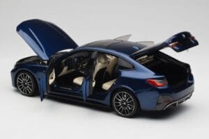 BMW i4 M50 G26 Portimao Blue Minichamps 1:18 110023012 Metal - imaginea 5 din 8
