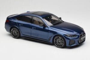 BMW i4 M50 G26 Portimao Blue Minichamps 1:18 110023012 Metal - imaginea 6 din 8