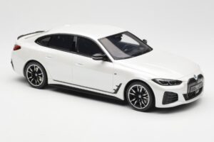 BMW i4 M50 G26 Mineral Alb Metalic Otto 1:18 OT1074 Rășină - imaginea 4 din 6