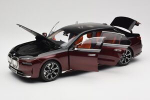 BMW i7 G70 Black & Red Metallic Minichamps 1:18 110023201 Metal - imaginea 2 din 8