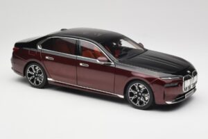 BMW i7 G70 Black & Red Metallic Minichamps 1:18 110023201 Metal - imaginea 6 din 8