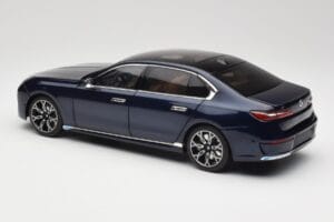 BMW i7 G70 Blue Metallic Minichamps 1:18 110023202 Metal - imaginea 7 din 8