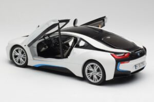BMW i8 Crystal Alb Paragon 1:18 80432336841 Metal - imaginea 5 din 8