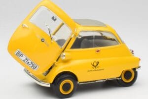 BMW Isetta 250 Deutsche Bundespost Revell 1:18 925 Metal - imaginea 2 din 8