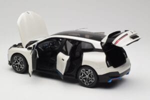 BMW iX Alpine White Minichamps 1:18 110023102 Metal - imaginea 5 din 8
