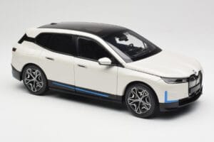 BMW iX Alpine White Minichamps 1:18 110023102 Metal - imaginea 6 din 8