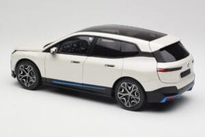 BMW iX Alpine White Minichamps 1:18 110023102 Metal - imaginea 7 din 8