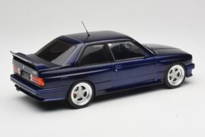 BMW M3 E30 Macau Blue IXO 1:18 18CMC122 Metal - imaginea 2 din 6