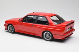 BMW M3 E30 Sport Evolution Roșu Otto 1:12 G033 Rășină - imaginea 5 din 6
