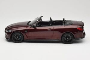 BMW M4 G83 Cabriolet Roșu Metalizat Minichamps 1:18 155021032 Metal - imaginea 3 din 6