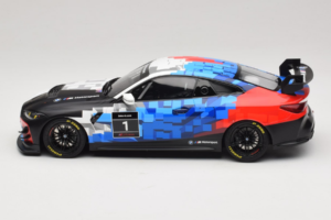 BMW M4 GT4 #1 Presentation 2024 Otto 1:18 OT1125 Rășină - imaginea 3 din 6