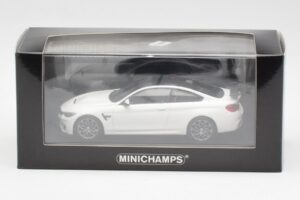 BMW M4 GTS F82 Alb Cu Jante Gri Minichamps 1:43 410025221 Metal - imaginea 4 din 4